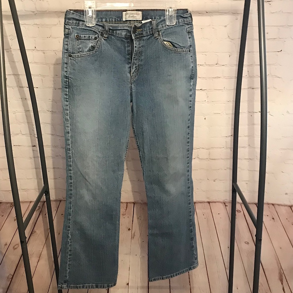 Levi’s light wash boot cut misses size 12